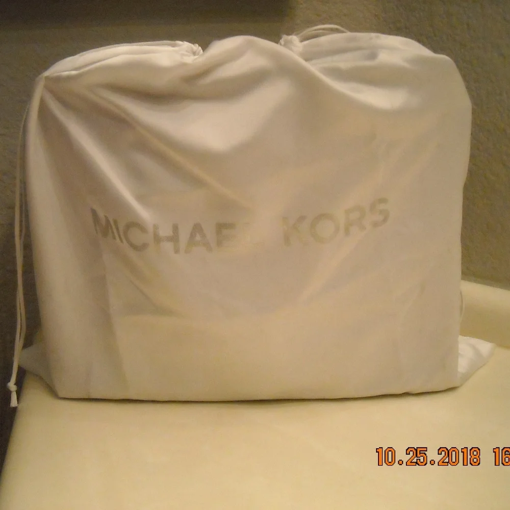 COPY - MICHAEL KORS Emma Large Leather Tote + Dust Bag